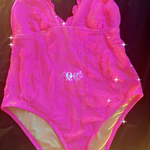 QC Royalty sexy fun flirty and fit (pink sexy lace up bathing suit size L) - Picture 2 of 3